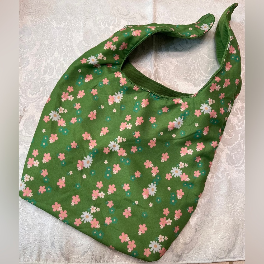 Marc Jacobs Corduroy and Fabric Reversible Daisy Wild Tie Pouch - Picture 8 of 10